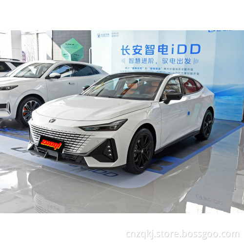 La nuova auto elettrica Intelligent Electric Hybrid del 2023 Changan Uin-V ha un forte sconto sui prezzi nelle vendite a caldo